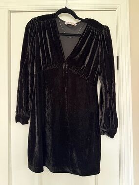 Zara Black Velvet V‑Neck Mini Dress with Puff Sleeves